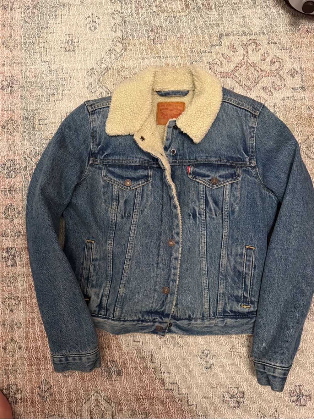 Levi's Women's Size Small Blue Denim Sherpa Lined Trucker Jean Jacket